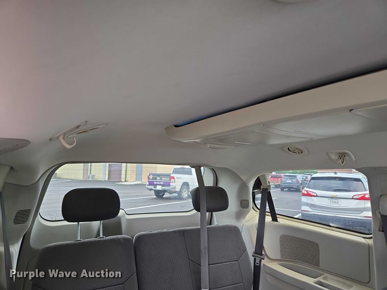 image for item ED2098 2010 Dodge Grand Caravan SXT van