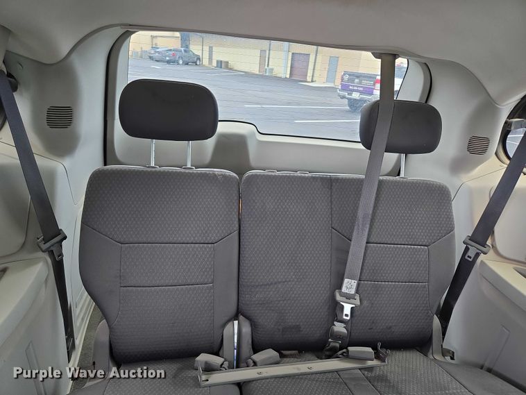 image for item ED2098 2010 Dodge Grand Caravan SXT van