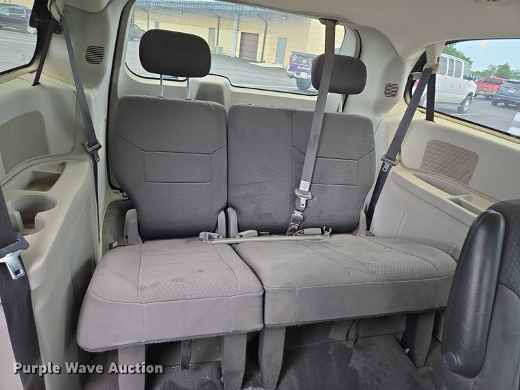 image for item ED2098 2010 Dodge Grand Caravan SXT van