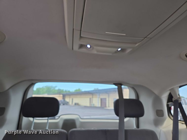 image for item ED2098 2010 Dodge Grand Caravan SXT van