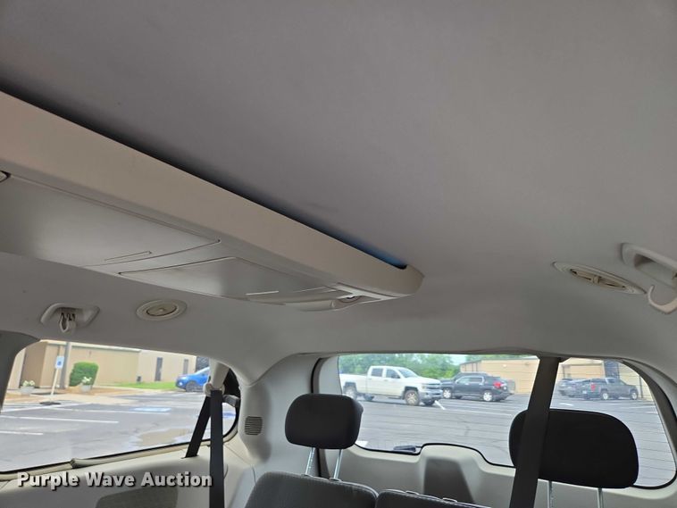 image for item ED2098 2010 Dodge Grand Caravan SXT van