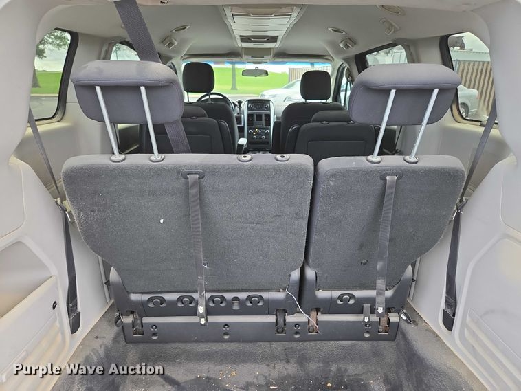 image for item ED2098 2010 Dodge Grand Caravan SXT van