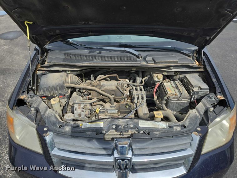 image for item ED2098 2010 Dodge Grand Caravan SXT van