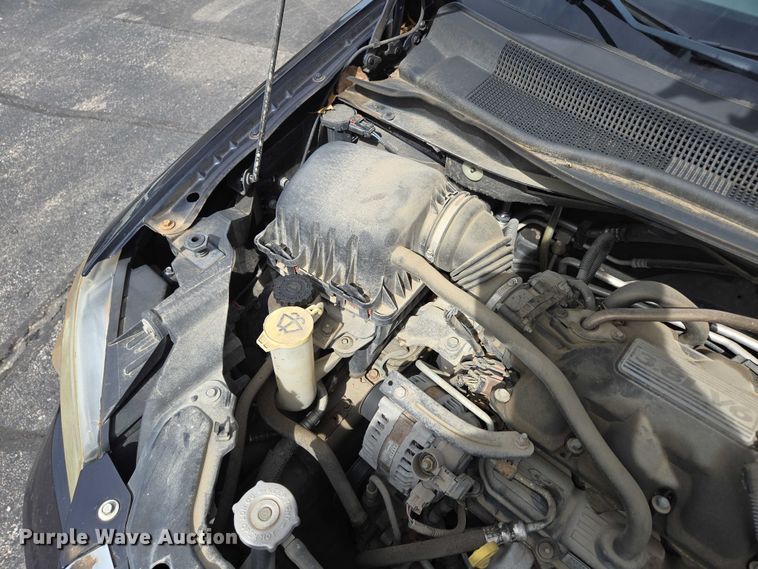 image for item ED2098 2010 Dodge Grand Caravan SXT van