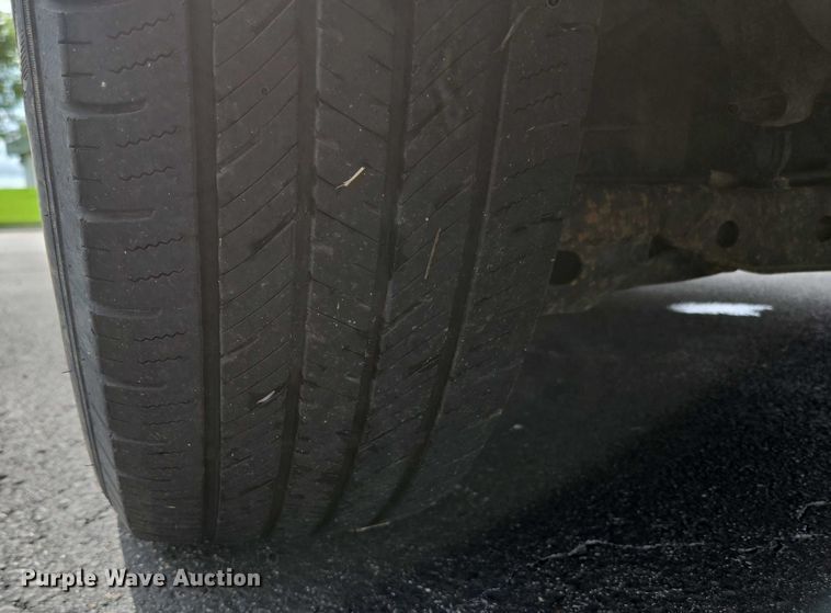 image for item ED2098 2010 Dodge Grand Caravan SXT van