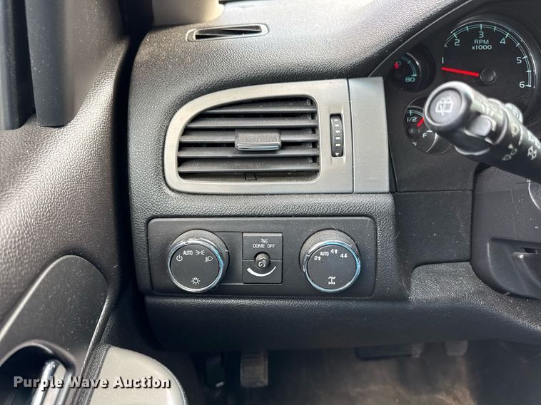 image for item ED4223 2011 Chevrolet Tahoe Police SUV