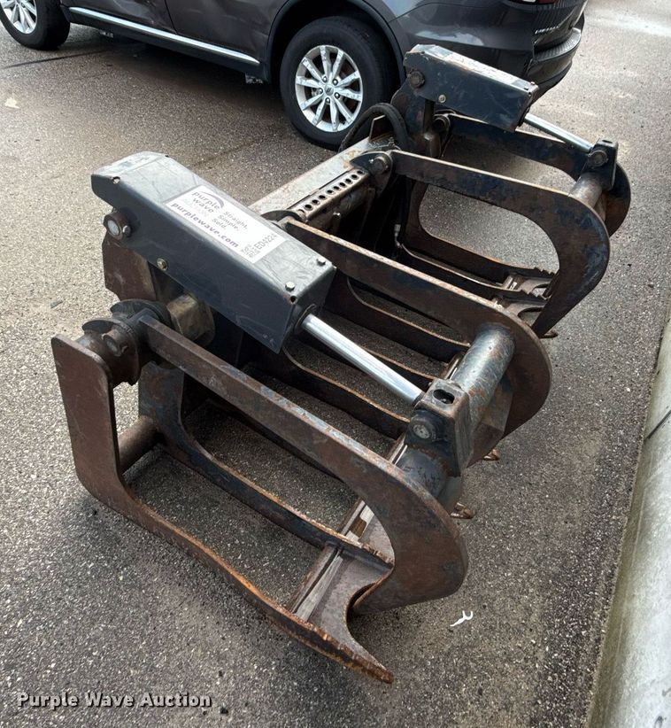 image for item ED4224 Bobcat skid steer grapple bucket