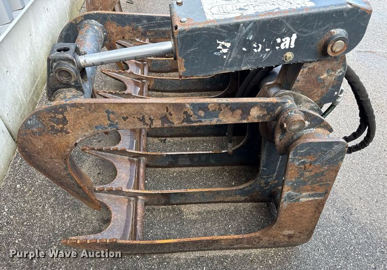 image for item ED4224 Bobcat skid steer grapple bucket