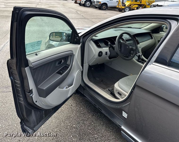 image for item ED4226 2011 Ford Taurus 
