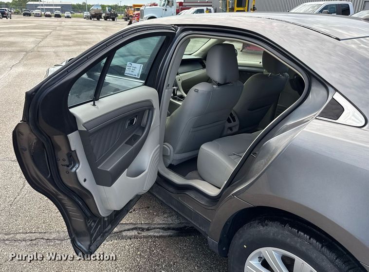 image for item ED4226 2011 Ford Taurus 