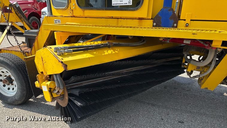 image for item ED4232 Superior DT80-J broom