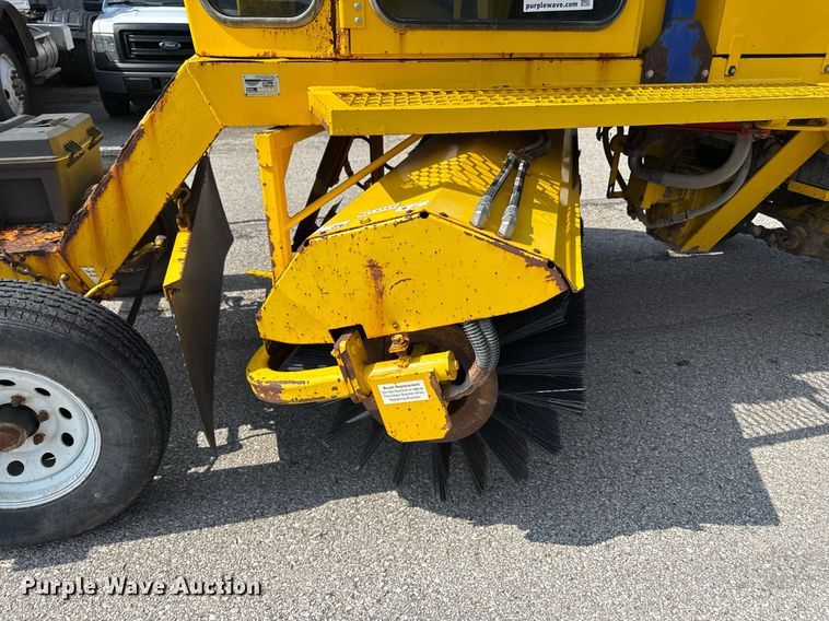 image for item ED4232 Superior DT80-J broom