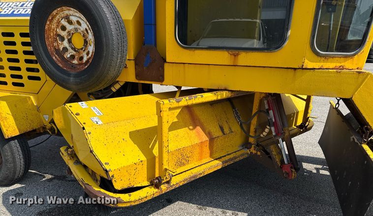 image for item ED4232 Superior DT80-J broom