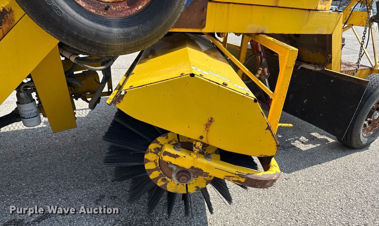 image for item ED4232 Superior DT80-J broom