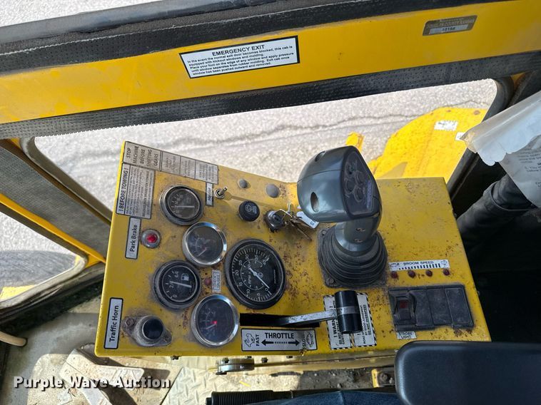 image for item ED4232 Superior DT80-J broom