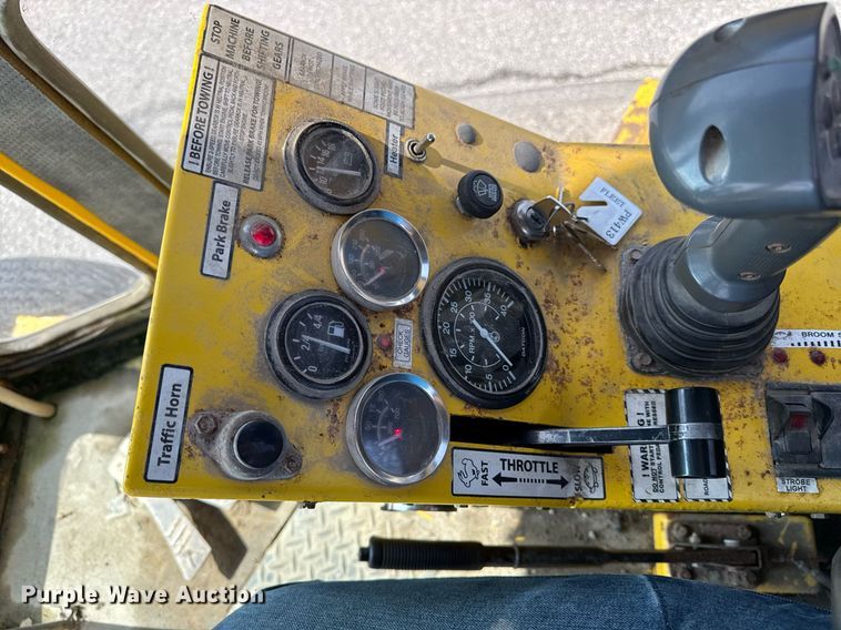 image for item ED4232 Superior DT80-J broom