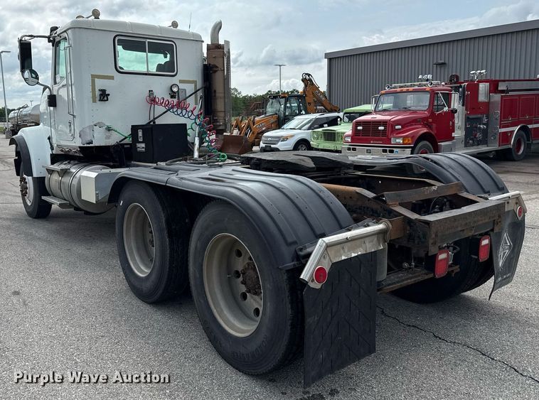 image for item ED4235 2007 International 5900i semi truck