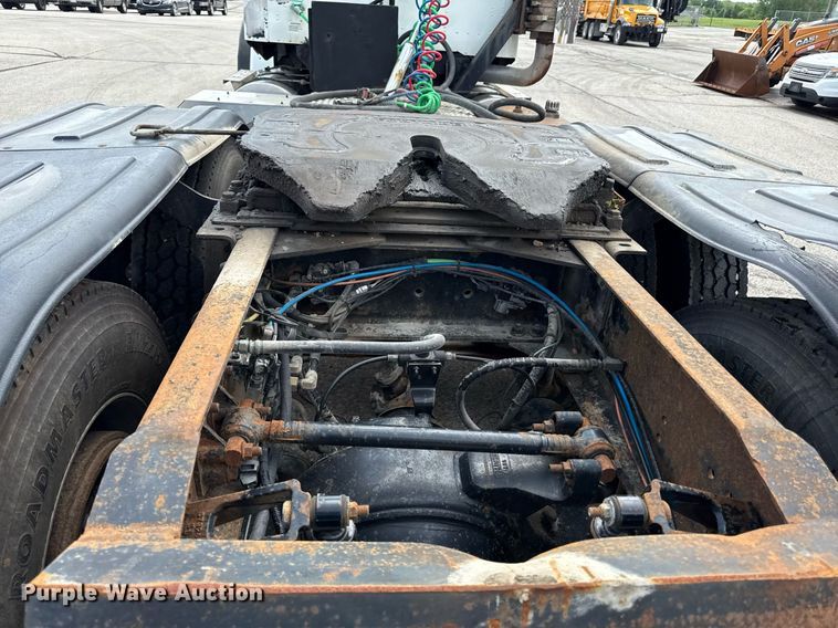 image for item ED4235 2007 International 5900i semi truck