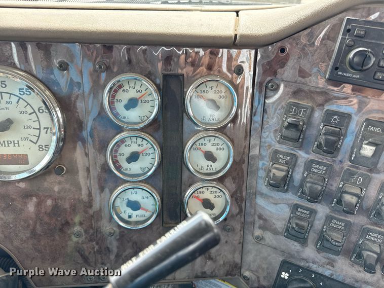 image for item ED4235 2007 International 5900i semi truck