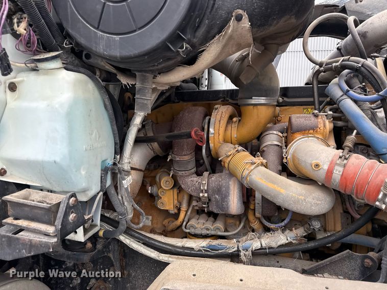 image for item ED4235 2007 International 5900i semi truck