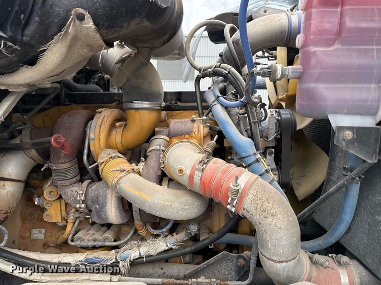 image for item ED4235 2007 International 5900i semi truck