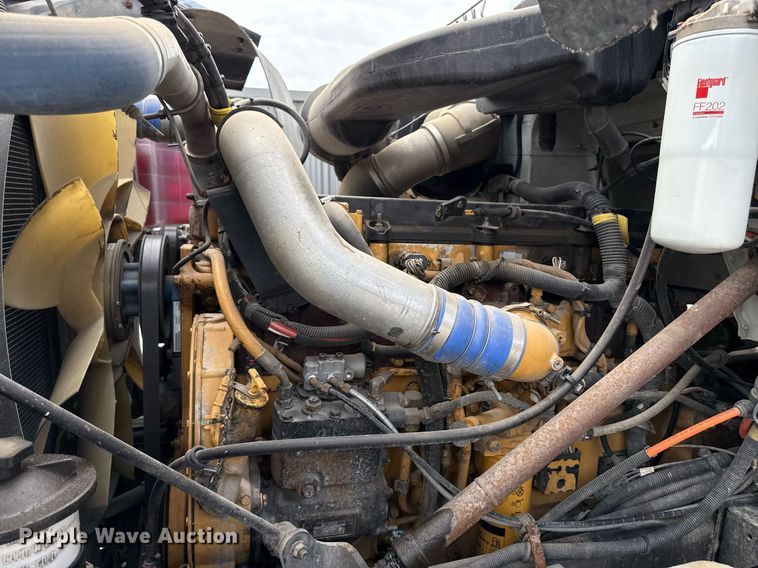 image for item ED4235 2007 International 5900i semi truck