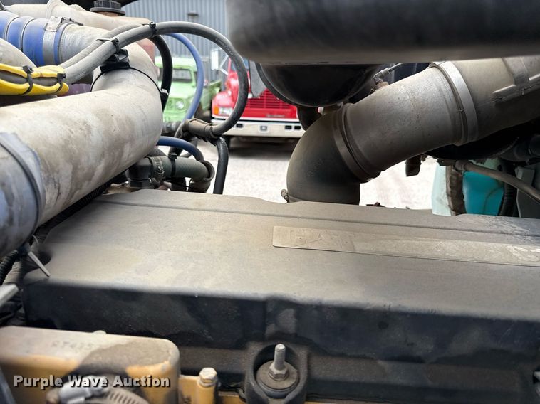 image for item ED4235 2007 International 5900i semi truck