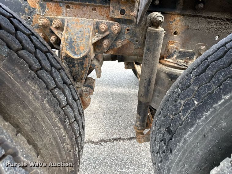 image for item ED4235 2007 International 5900i semi truck