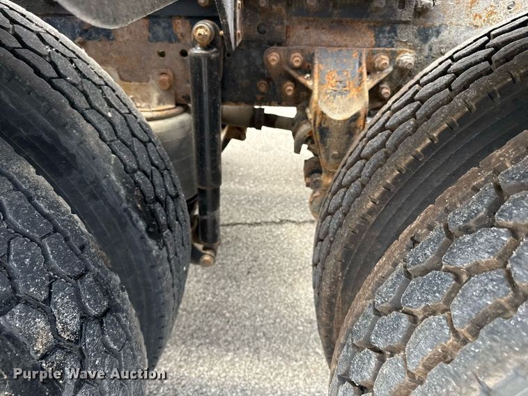 image for item ED4235 2007 International 5900i semi truck