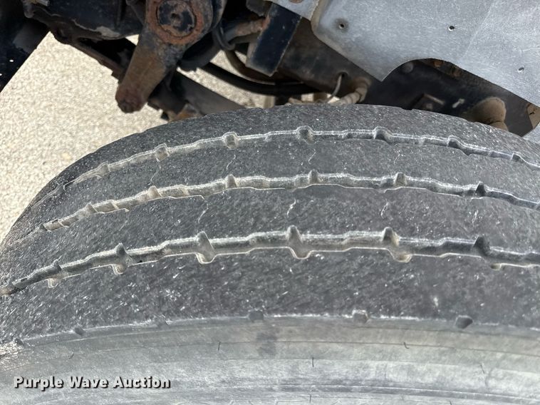 image for item ED4235 2007 International 5900i semi truck