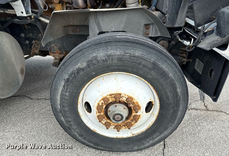 image for item ED4235 2007 International 5900i semi truck