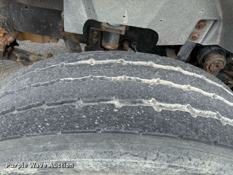 image for item ED4235 2007 International 5900i semi truck