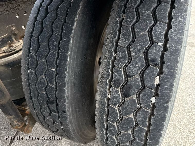 image for item ED4235 2007 International 5900i semi truck