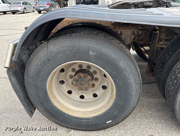 image for item ED4235 2007 International 5900i semi truck