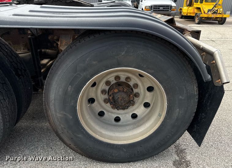 image for item ED4235 2007 International 5900i semi truck