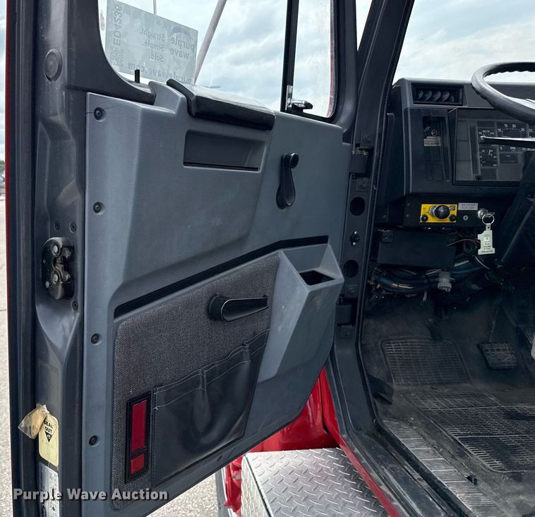 image for item ED4236 1994 International 4900 pumper fire truck