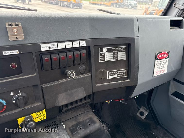 image for item ED4236 1994 International 4900 pumper fire truck