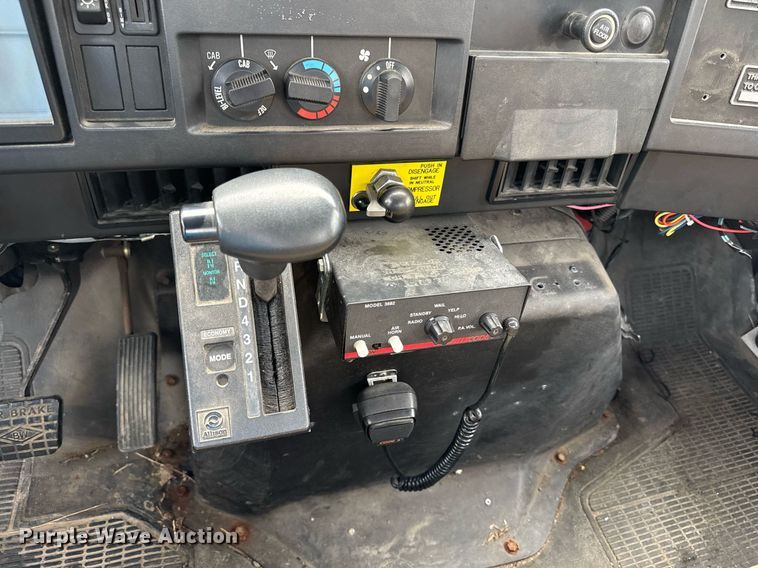 image for item ED4236 1994 International 4900 pumper fire truck