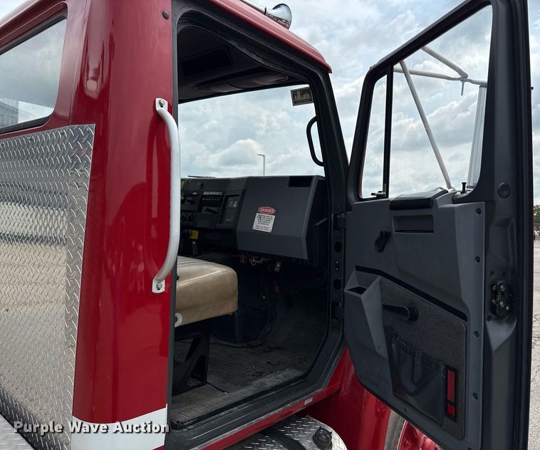 image for item ED4236 1994 International 4900 pumper fire truck