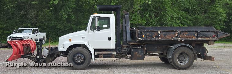 image for item EF1557 2003 Freightliner FL80 hook lift truck