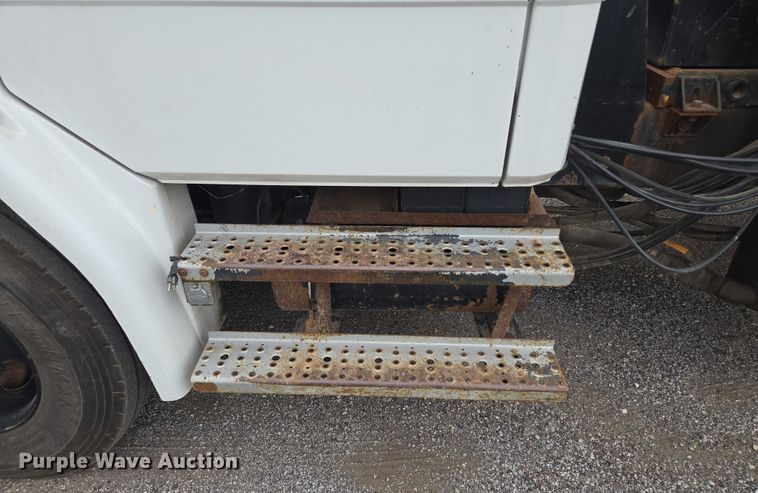 image for item EF1557 2003 Freightliner FL80 hook lift truck