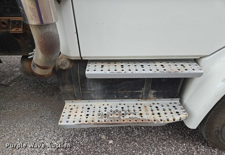 image for item EF1557 2003 Freightliner FL80 hook lift truck