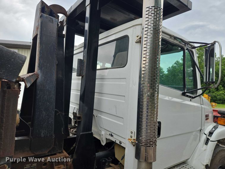 image for item EF1557 2003 Freightliner FL80 hook lift truck