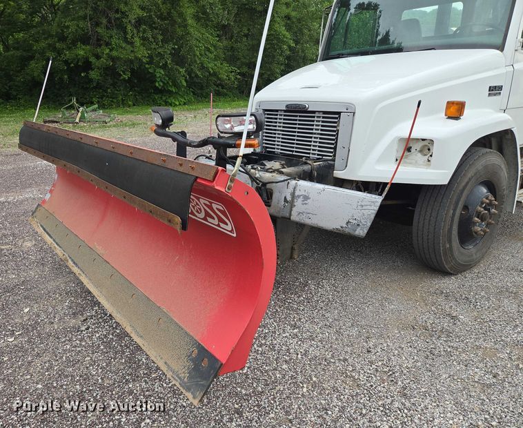 image for item EF1557 2003 Freightliner FL80 hook lift truck