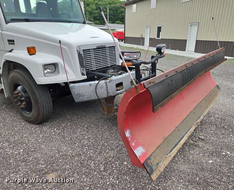 image for item EF1557 2003 Freightliner FL80 hook lift truck