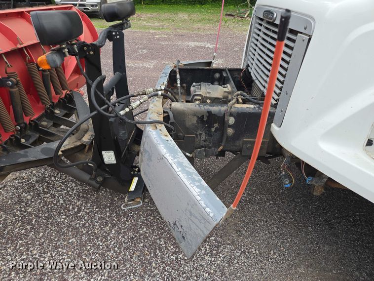 image for item EF1557 2003 Freightliner FL80 hook lift truck