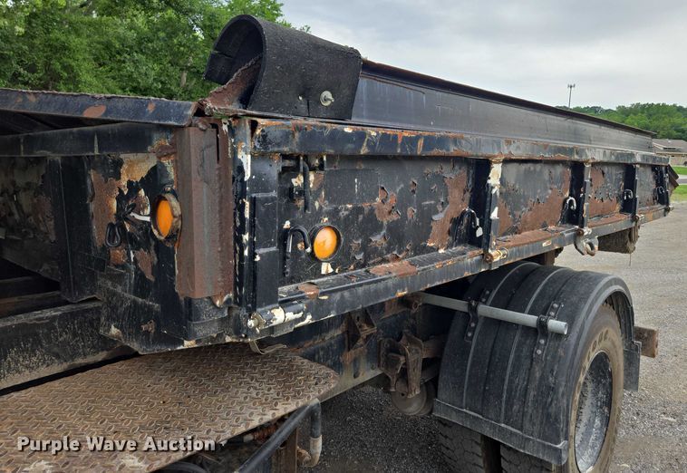 image for item EF1557 2003 Freightliner FL80 hook lift truck