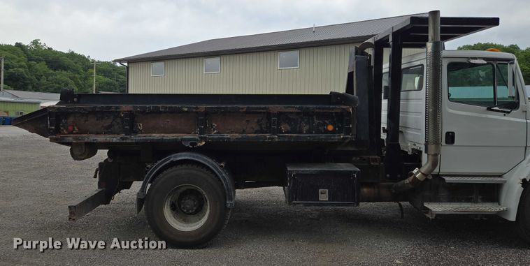 image for item EF1557 2003 Freightliner FL80 hook lift truck