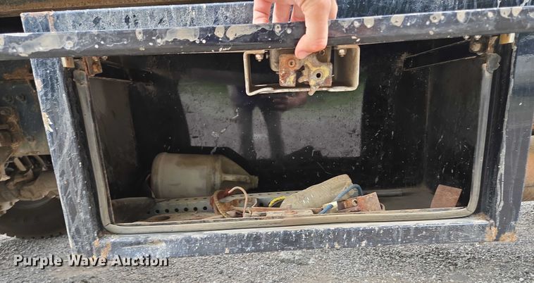 image for item EF1557 2003 Freightliner FL80 hook lift truck