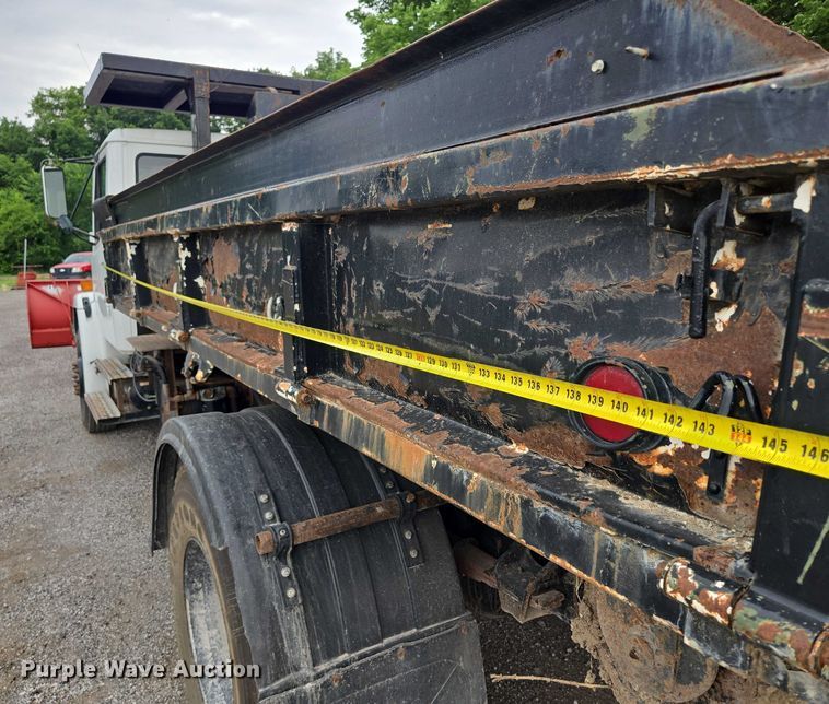 image for item EF1557 2003 Freightliner FL80 hook lift truck